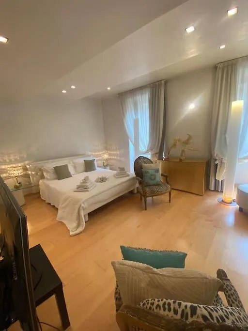 Apartment Ponte Vecchio Luxury Флоренция Италия